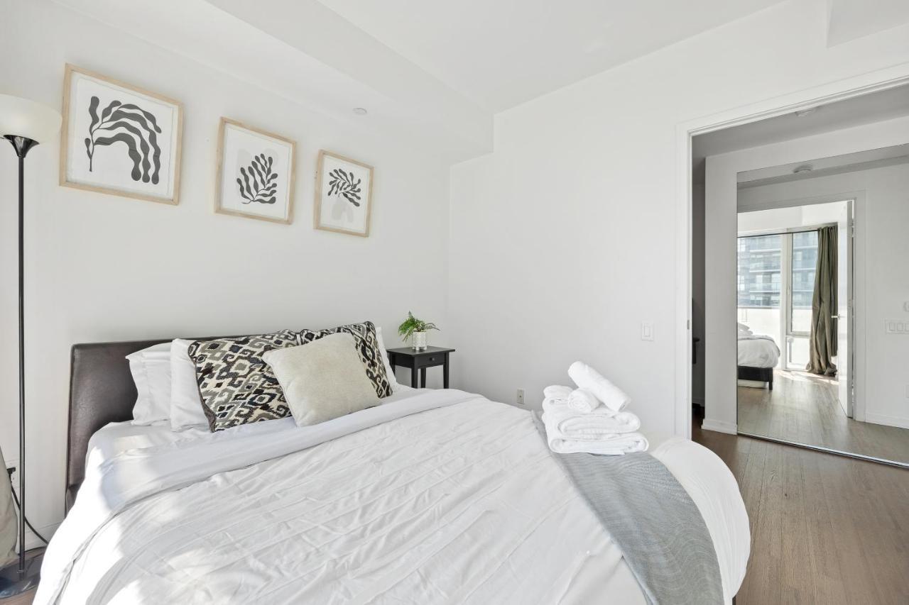 Modern Condo In The Heart Of Downtown تورونتو المظهر الخارجي الصورة